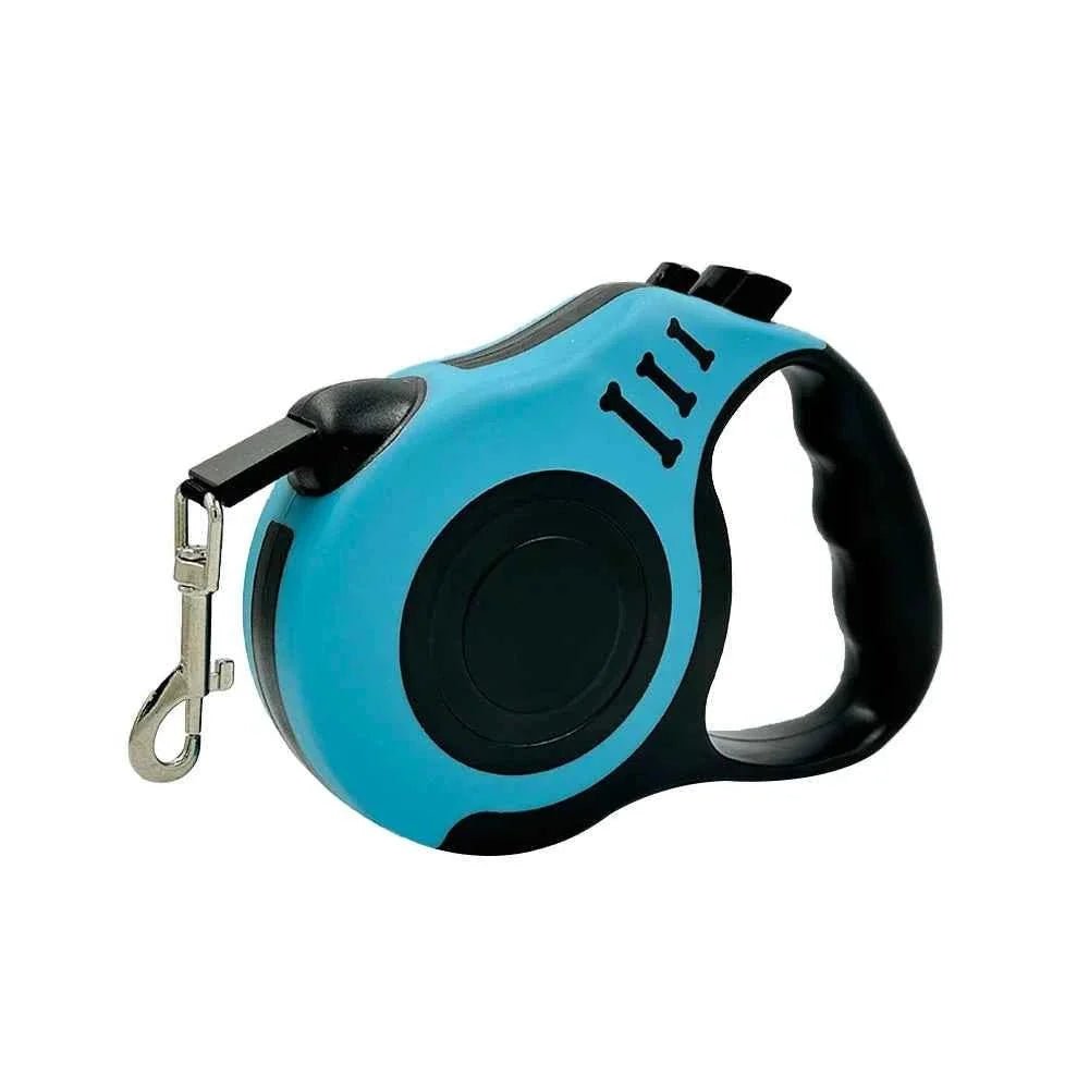 Zatahovací vodítko outdoor pro psy – černo-bílá barva, kokršpaněl na vycházce